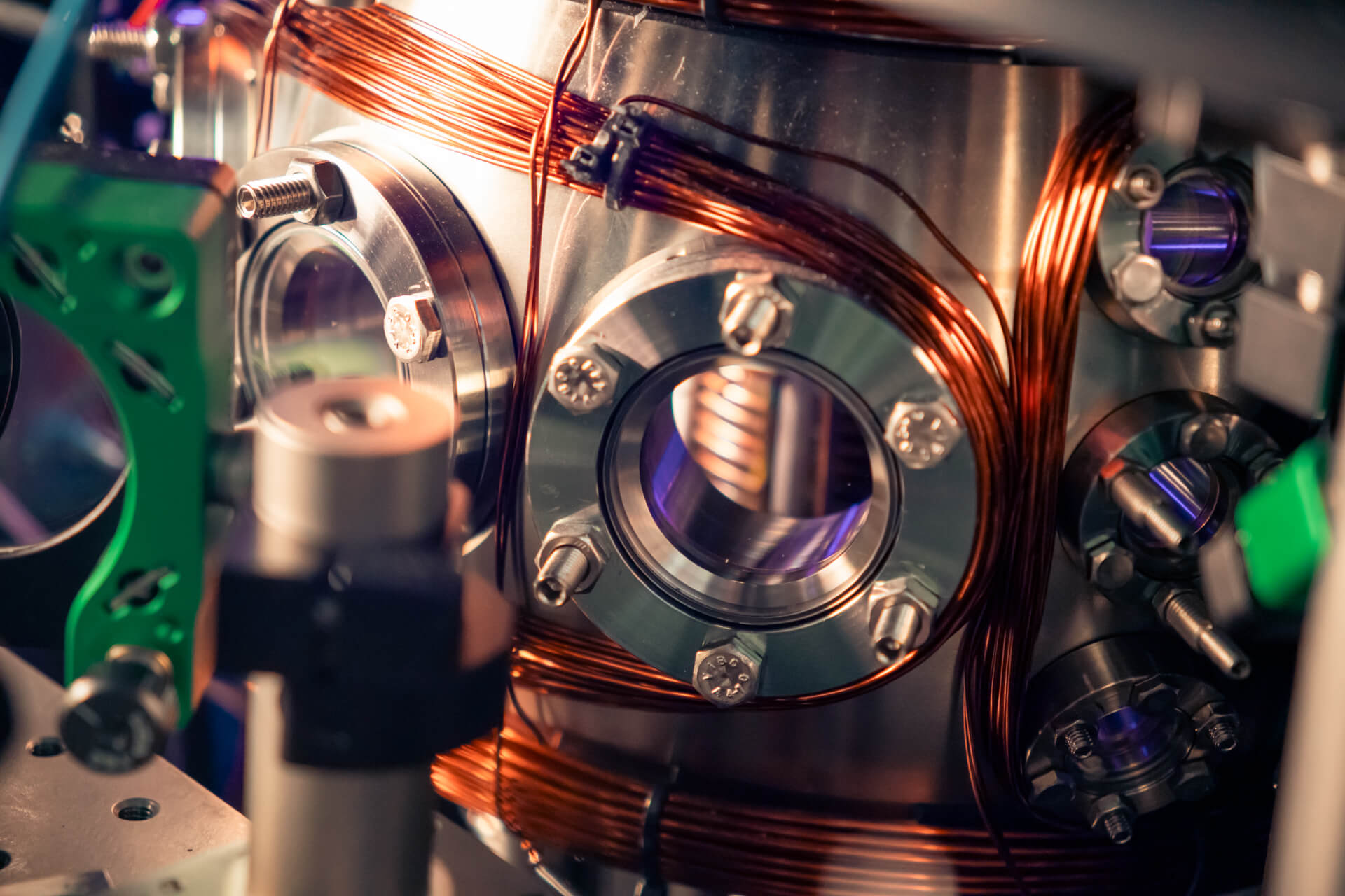 Vacuum chamber in Pasqal's quantum computing platform